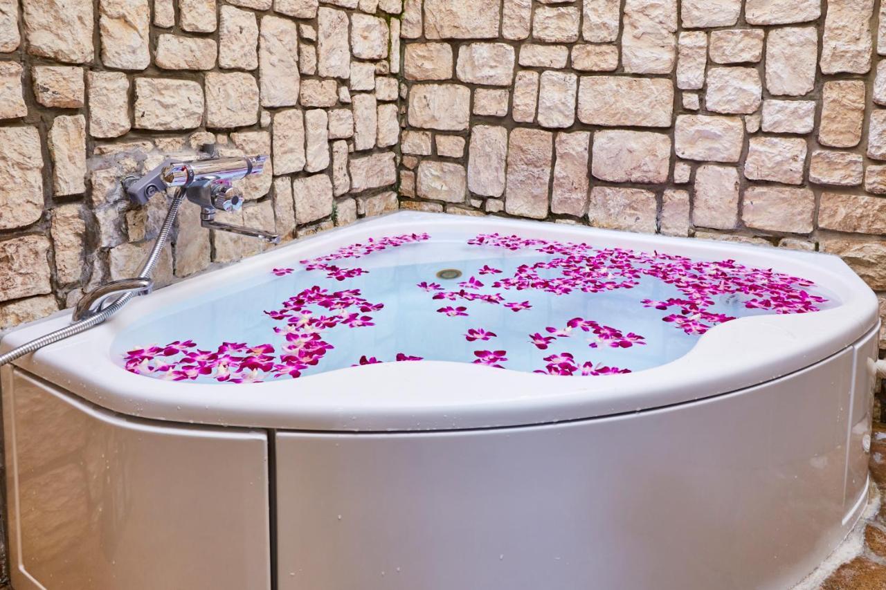 Petit Bali Ikebukuro (Adults Only) Hotel โตเกียว ภายนอก รูปภาพ