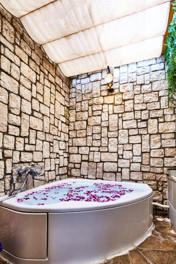 Petit Bali Ikebukuro (Adults Only) Hotel โตเกียว ภายนอก รูปภาพ